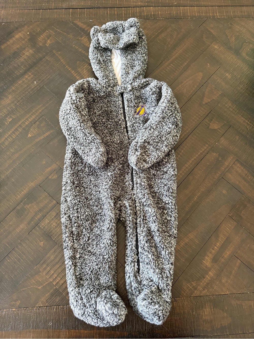 Cozy Gray Fleece Baby One-Piece Hooded Footed Lakers Sleepsuit Size 6/9M